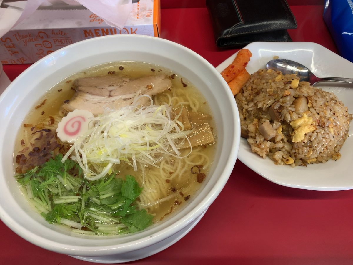 ほむら 塩ラーメンと半ガーリック炒飯