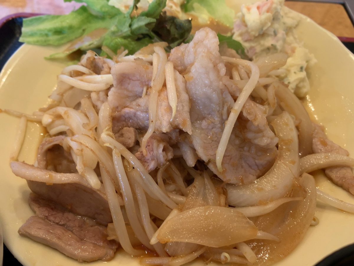 「じんろ」のランチ 豚生姜焼き定食