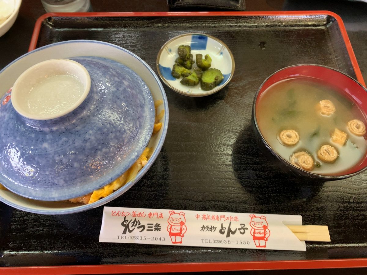 とんかつ三条の「卵とじかつ丼」