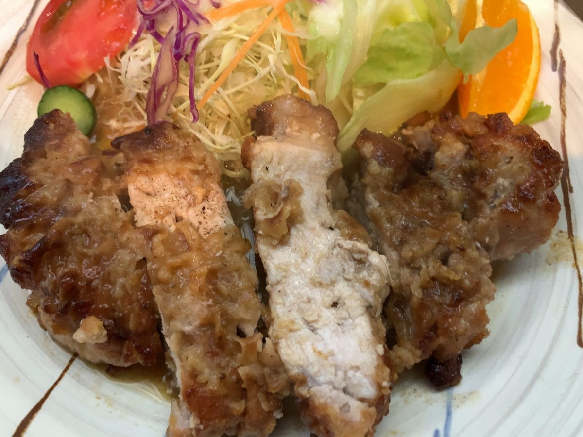 三和食堂のポークソテー定食