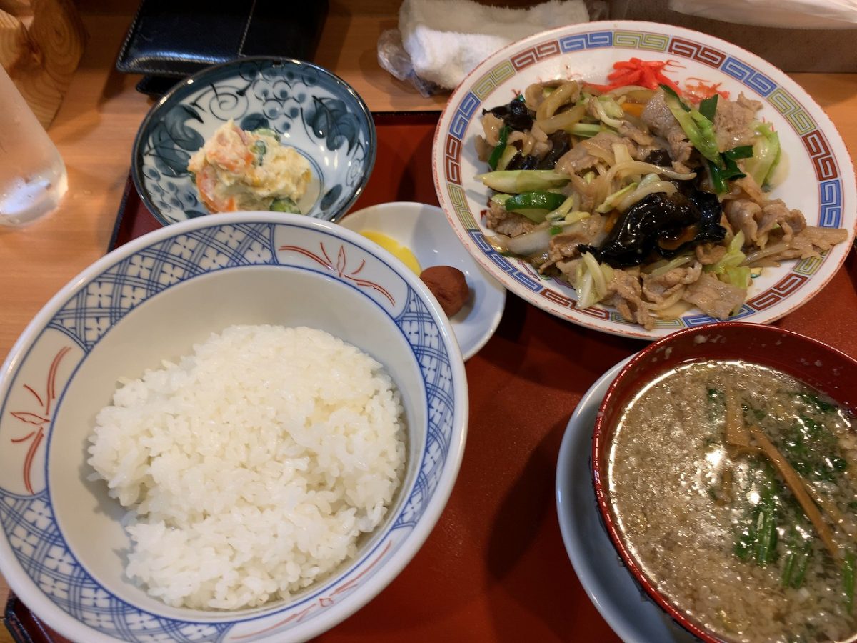 大むら食堂の肉野菜炒め定食