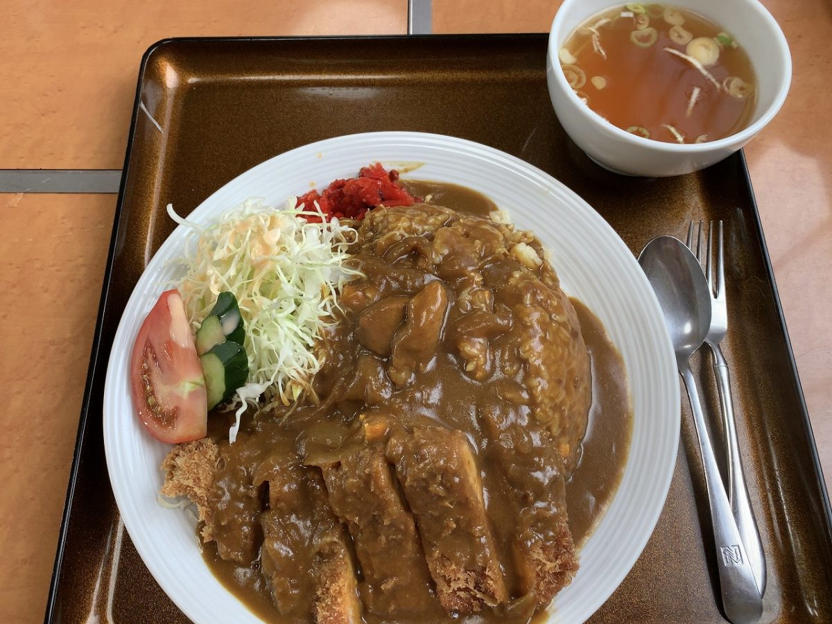 「肉よし」のカツカレーチャーハン
