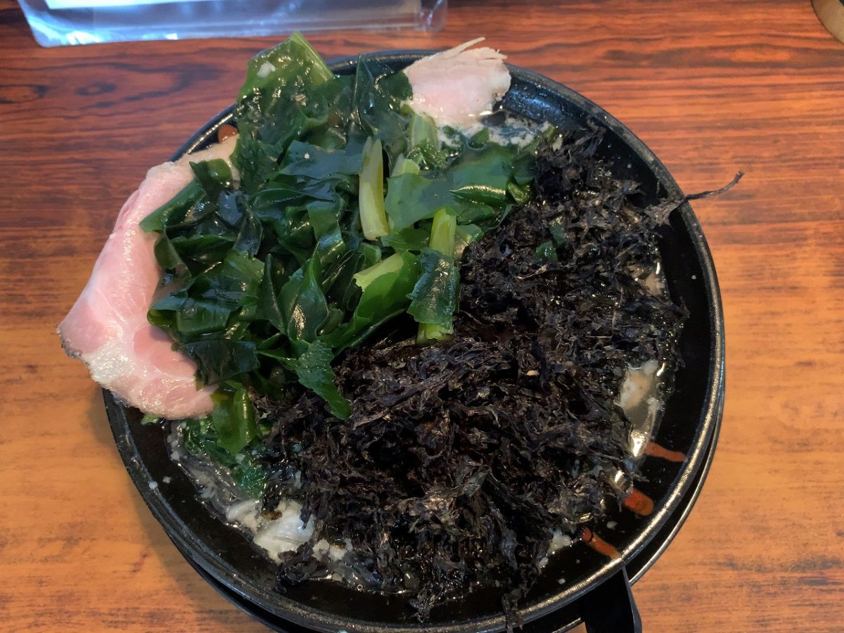麺屋はる 背脂らーめん燕ブラック塩