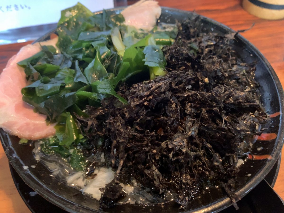 麺屋はる 背脂らーめん燕ブラック塩