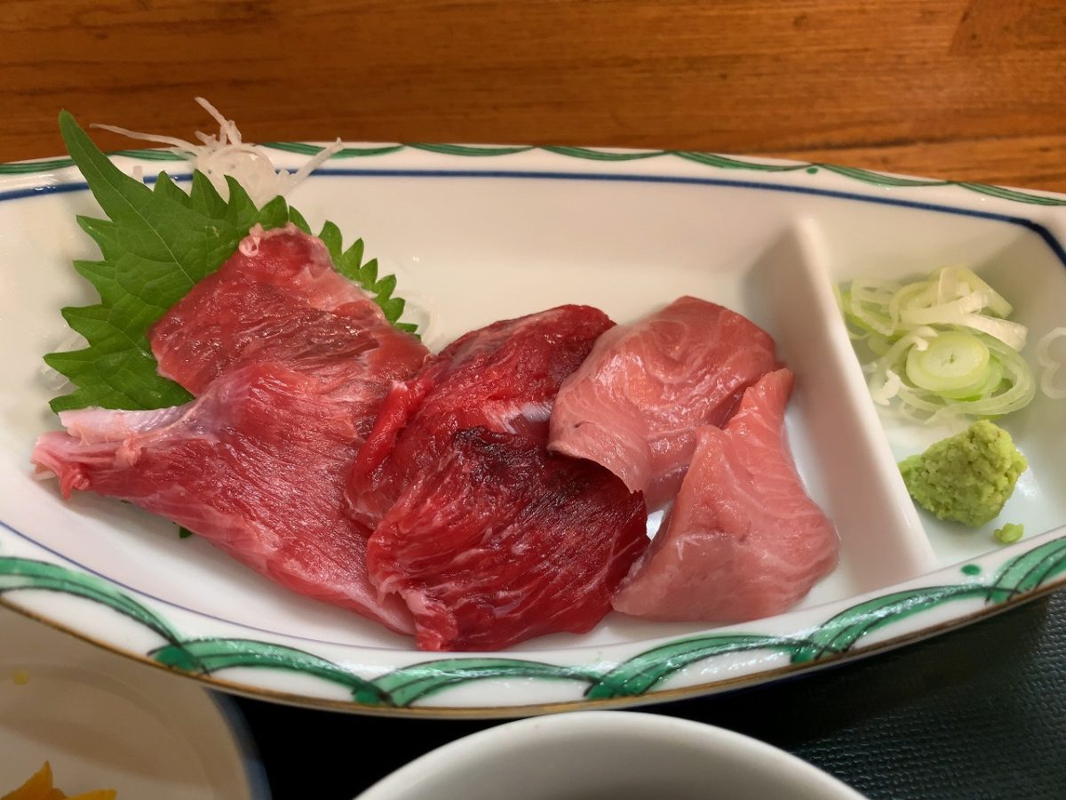 食事処日の出 まぐろの脳天刺し定食