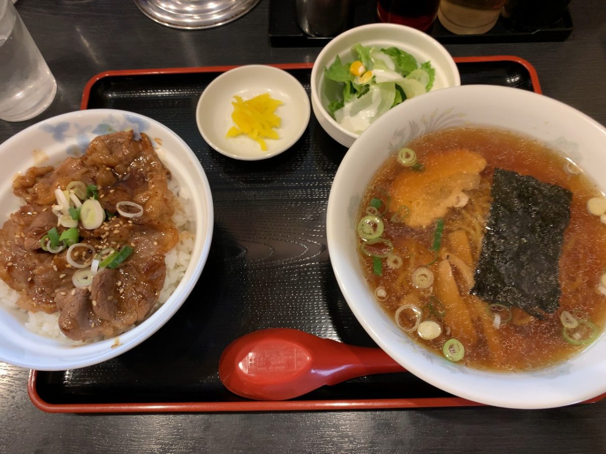 宝華さんの「カルビ丼セット」