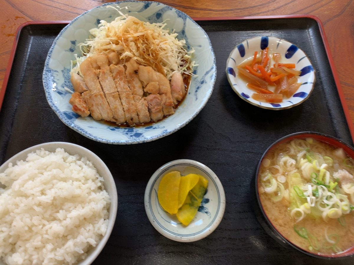 八号線食堂 焼定とん汁