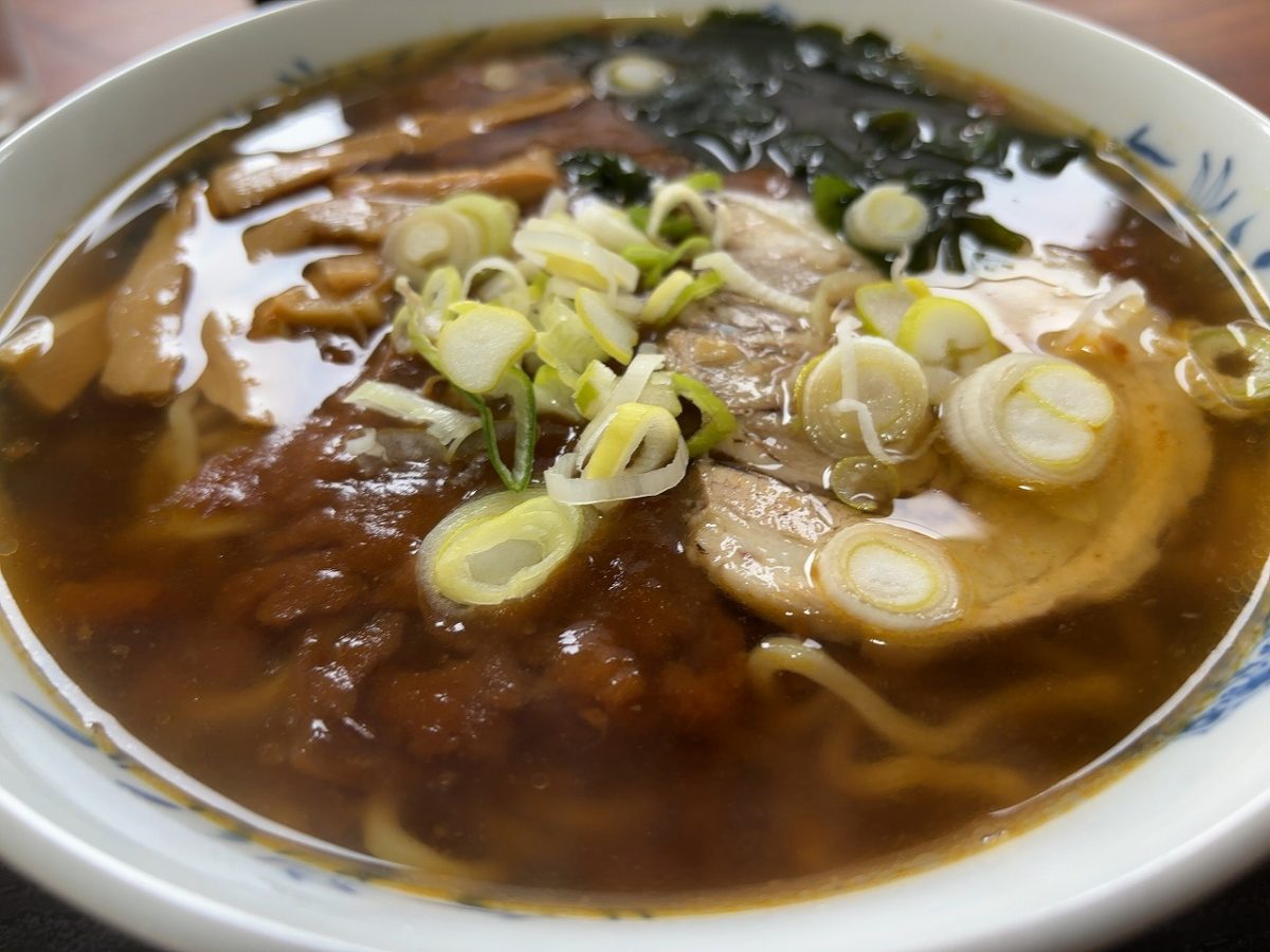 八号線食堂のカレーラーメン