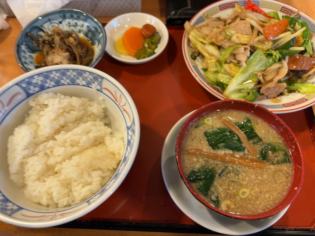 大むらの肉野菜炒め半ライス