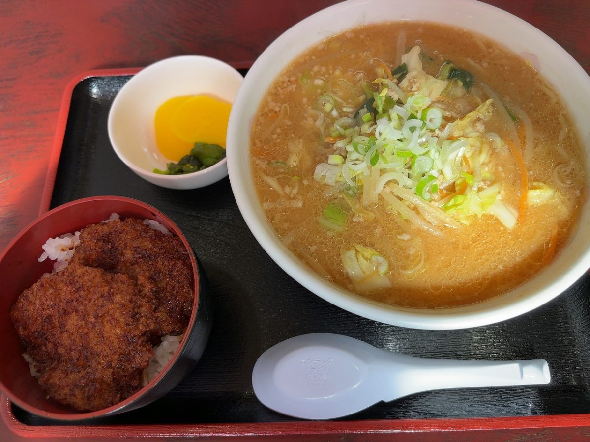 豊栄やなぎ亭 ミソラーメン定食