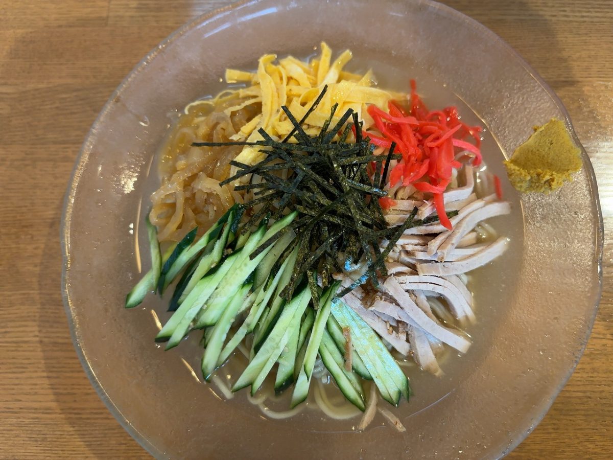 大黒亭居島店 冷やし中華 850円。