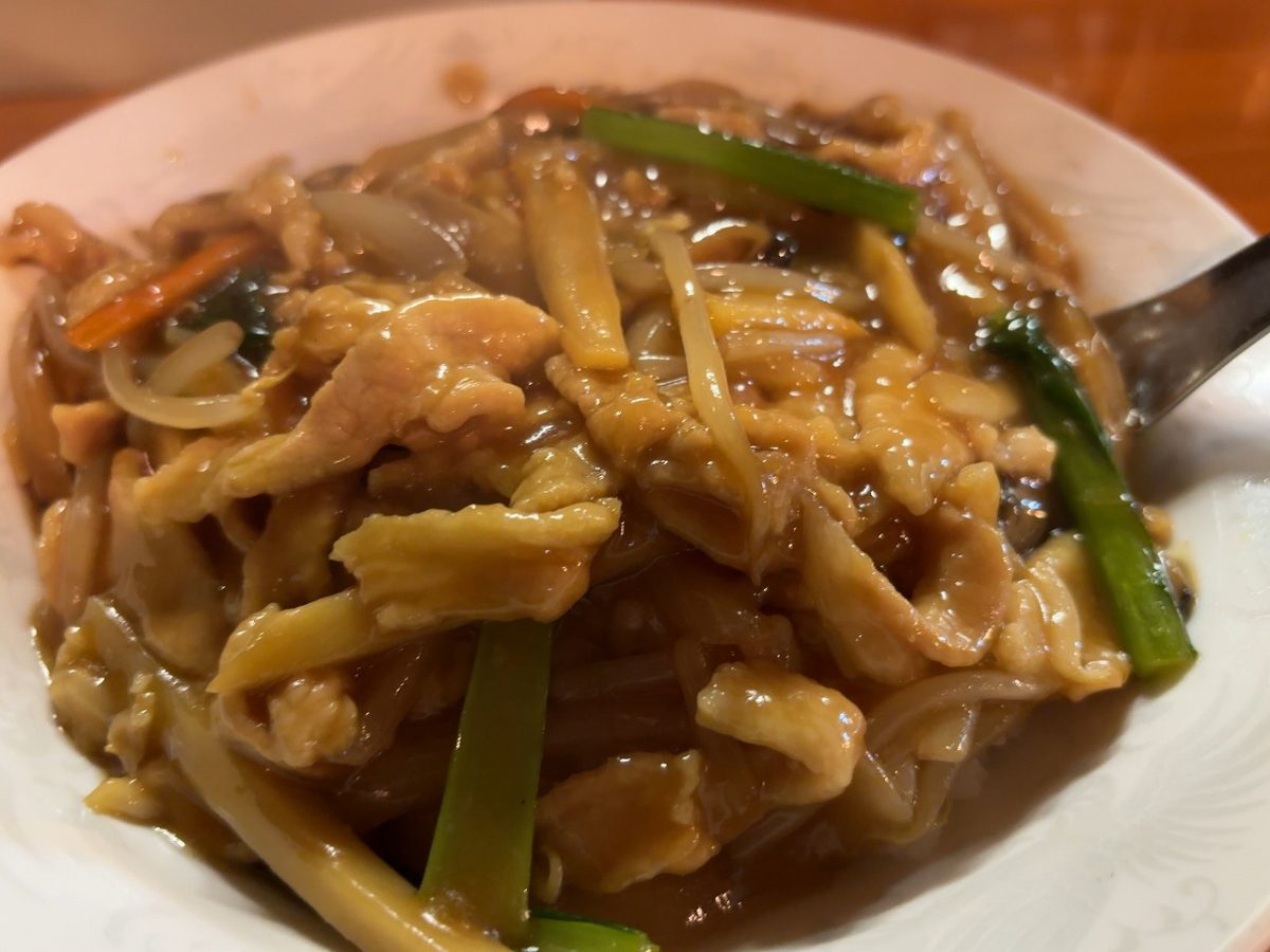 翔龍 燕市吉田 豚肉の細切りあんかけごはん