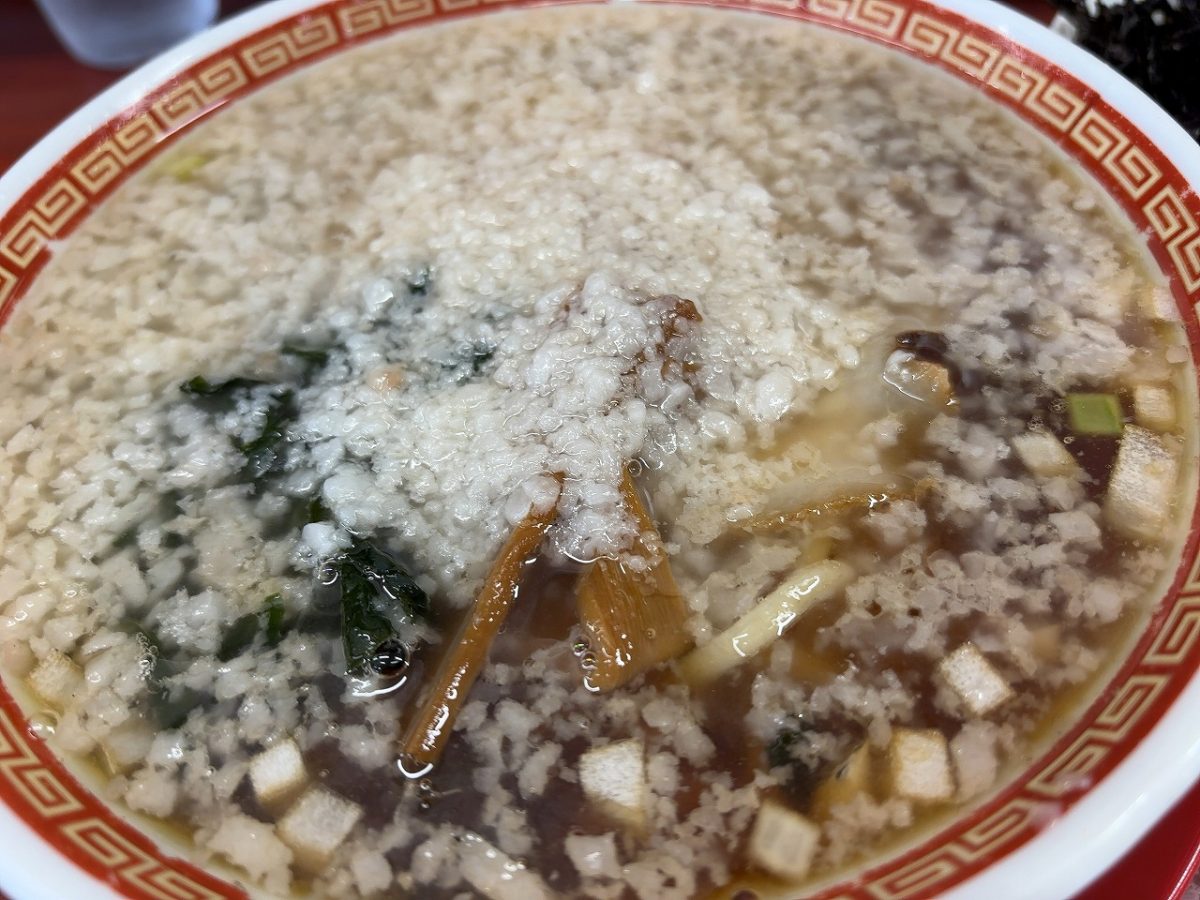「やすどん」の岩海苔らーめん