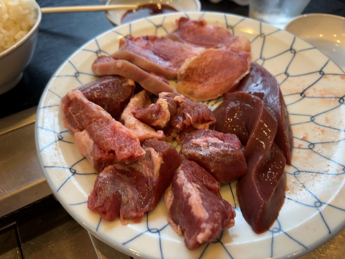 生ホルモン焼 じんろ