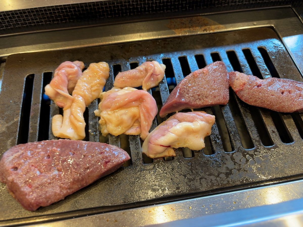 生ホルモン焼 じんろ