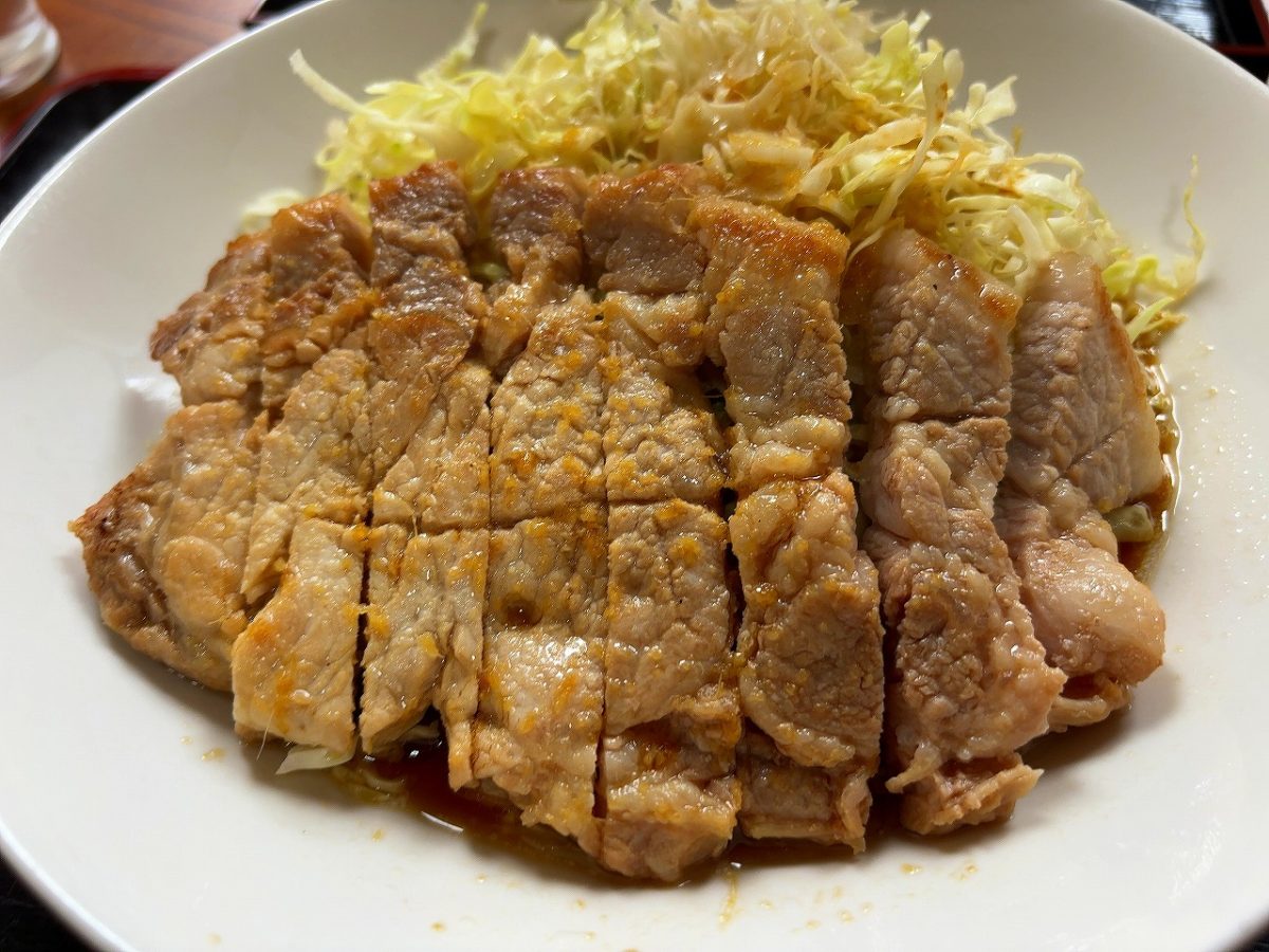 八号線食堂の焼肉定食
