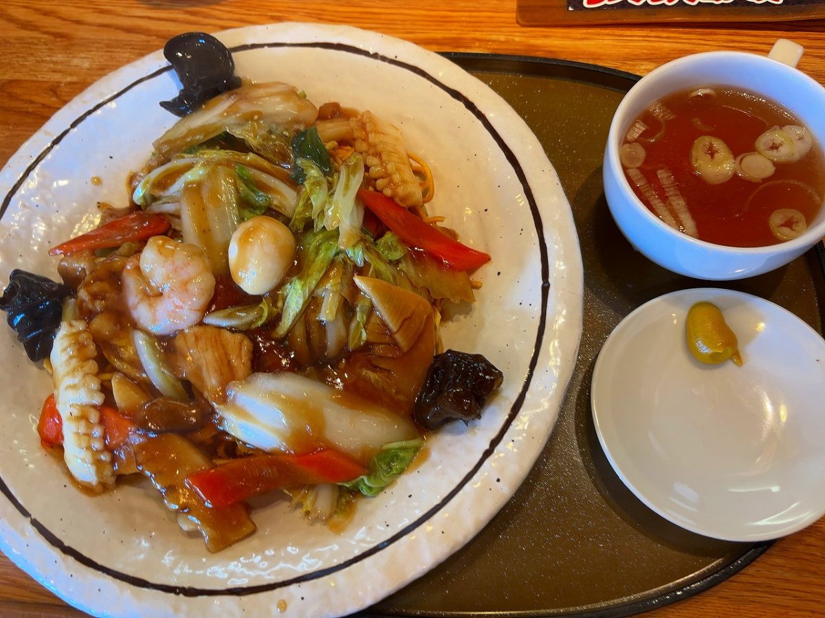 さんぽう亭 五目揚げ焼きそば