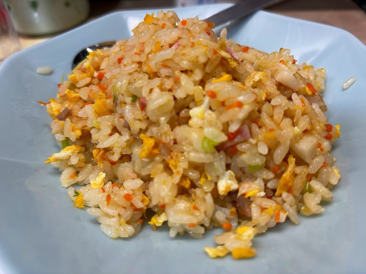 雪龍 ワンタンと半炒飯