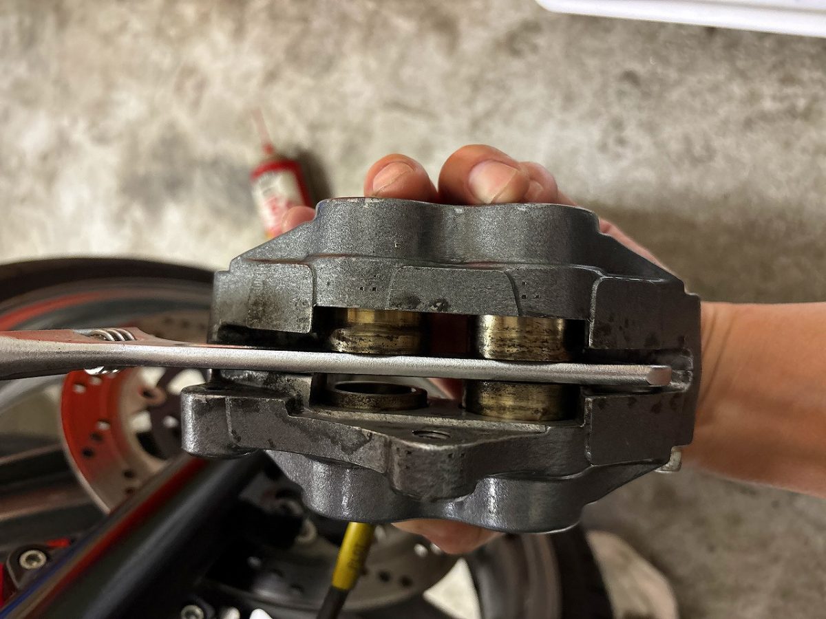 GPZ900R FブレーキOH