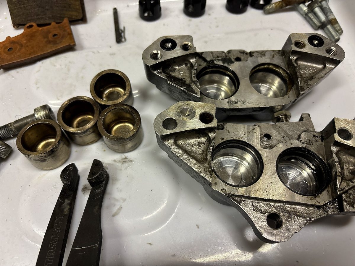 GPZ900R FブレーキOH