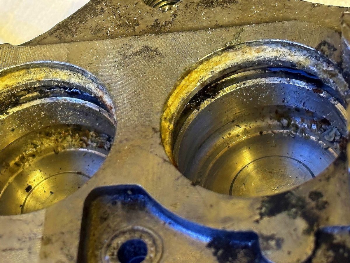 GPZ900R FブレーキOH